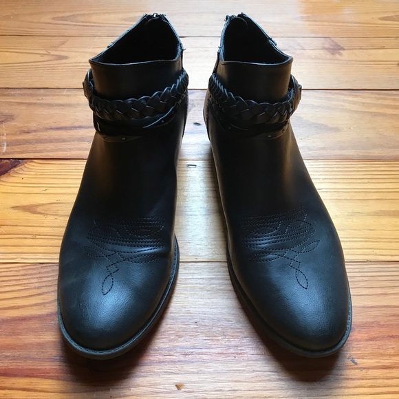 Dolce Vita Black Faux Leather Braided Buckle Ankle Books, EUC, 11 - Picture 4 of 12